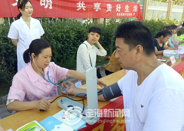 盐仓街道人口多少_...商所工作人员到盐仓街道新螺头社区为辖区内42户小店经