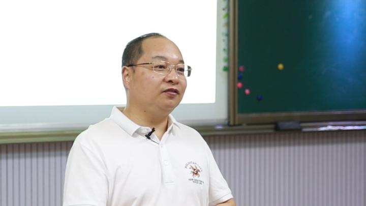 杭州市拱宸桥小学校长郁明