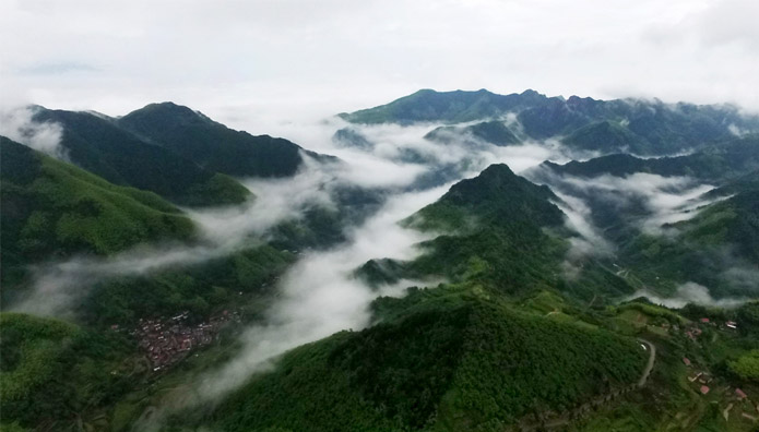 雨后云雾美如画