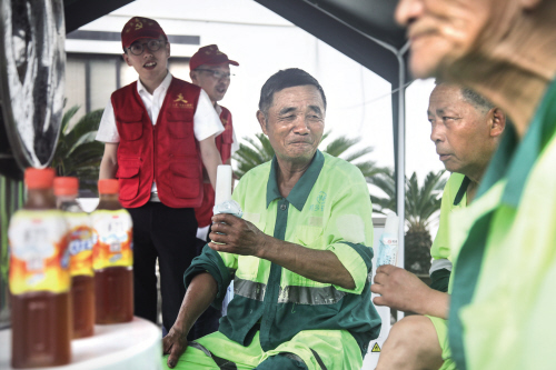 爱心驿站送清凉 