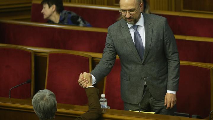 乌克兰议会批准总理贡恰鲁克辞职 什米加尔接任