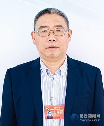 在县十四届四次党代会上,县委书记李一波提出了以"保平安