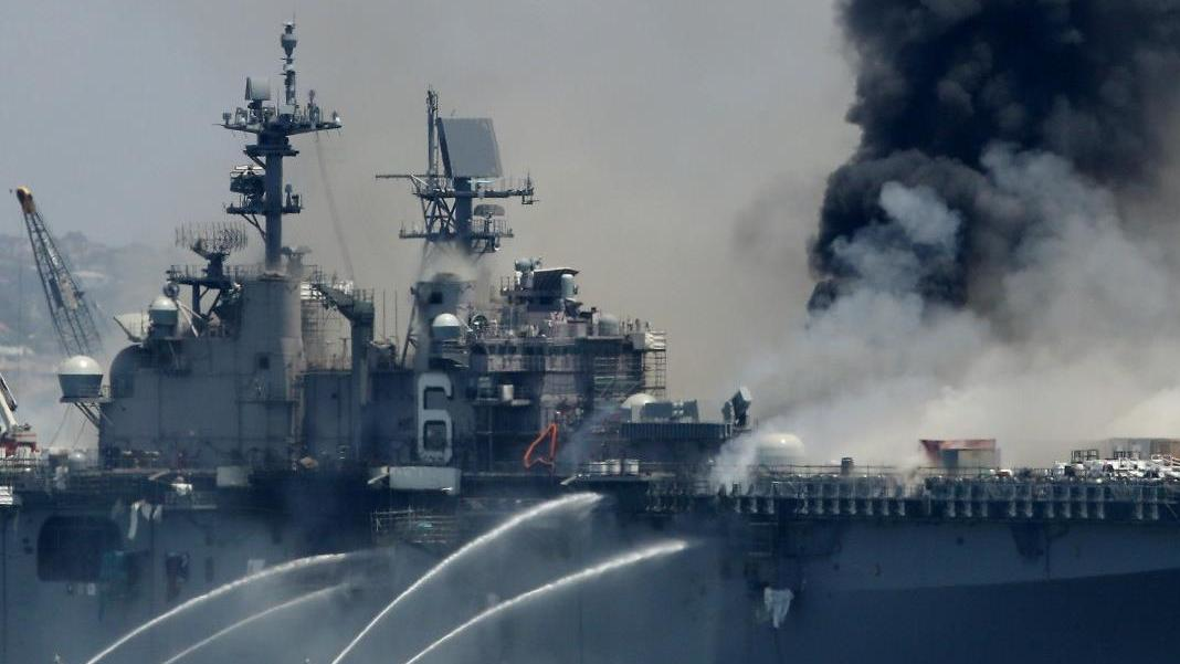 美国海军水陆两栖攻击舰“好人理查德号”大火已被扑灭