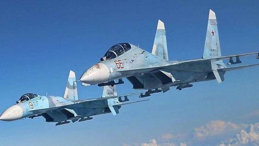 俄战机在黑海上空拦截美军侦察机