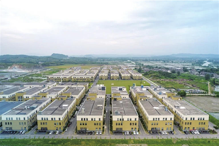 洛舍镇中国钢琴之乡通过复评钢琴小镇传出新琴声