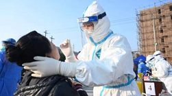 寧波鎮海：志愿者全力服務核酸檢測