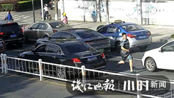 點贊杭州“睡衣哥” 早高峰的車流中他為消防車清出一條空道