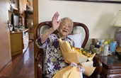 宁波这位101岁老人了不起！退休后当起了“弄堂教师”，一家三代延续园丁精神