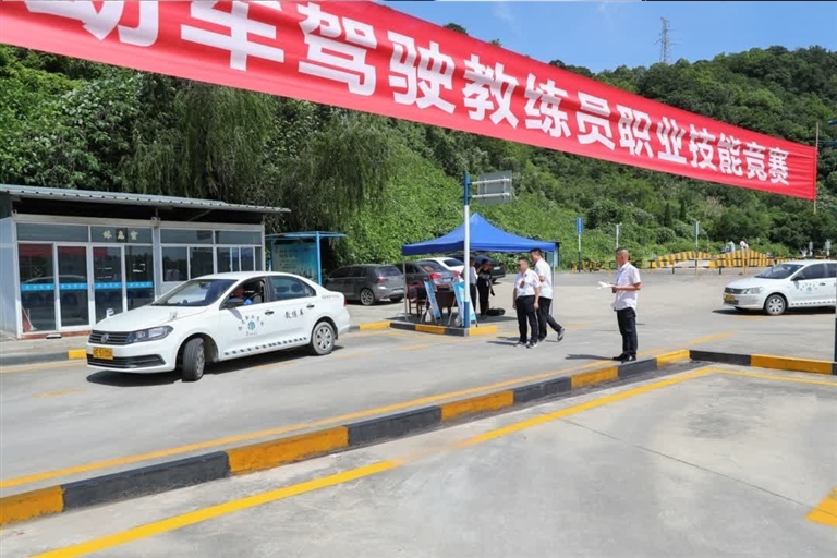 专用车辆驾驶员培训 00301116136_91fbb694.jpg