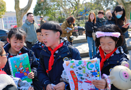 ����СС��������Ա˫����������ͬӭ����