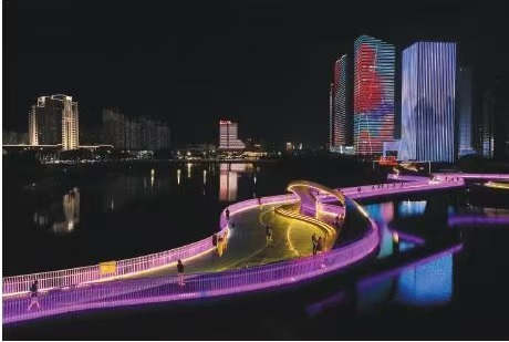 Unique Pedestrian Bridge Completes Over Yongning River in Huangyan