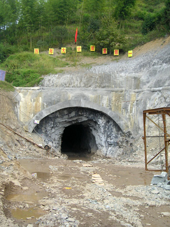 在交通建设工地度节日-武义新闻网