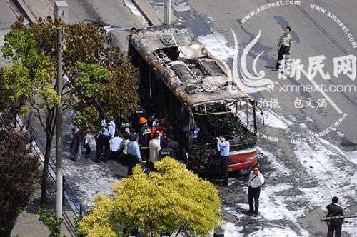 上海公交爆燃事件倖存者稱司機跳車逃跑