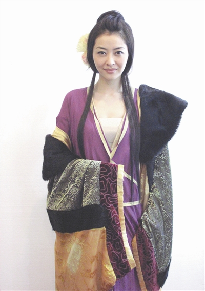 《花田喜事》熊黛林公主造型曝光 冷艳贵气