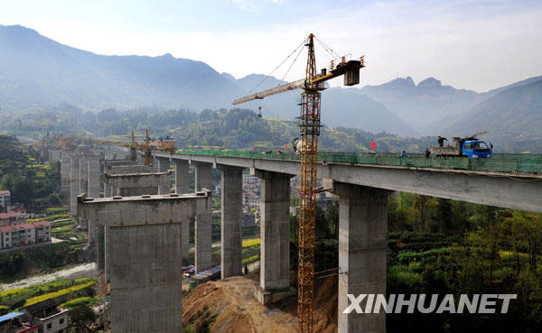 三峡翻坝高速公路预计年内通车