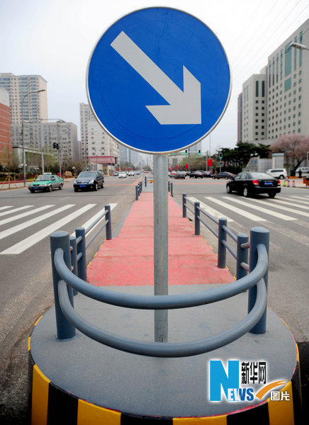 新式船型过街安全岛亮相沈阳