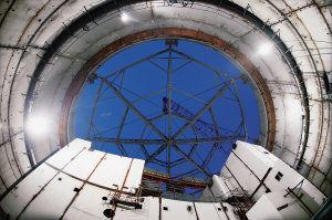 三门核电1号机组钢制安全壳筒体第二环吊装就位