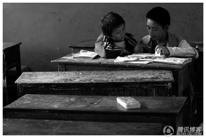 图片故事:娃子们的艰辛求学路