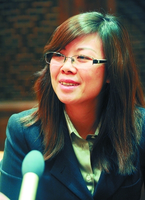 王萍,1976年出生,东英格兰大学管理学硕士,现任联化科技股份有限公司