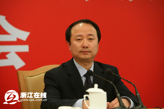 省政协十届四次会议秘书处负责人,新闻信息组组长单志强省政协十届四