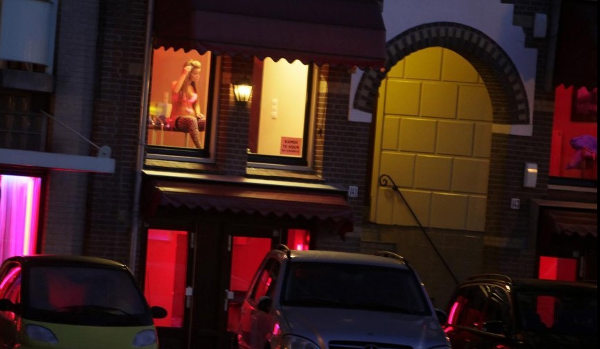 荷兰拟对橱窗妓女征税