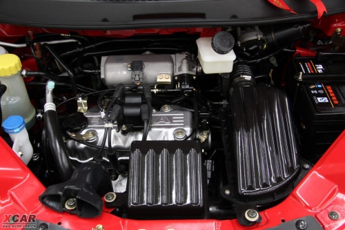 海马王子发动机舱