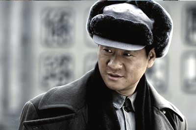 连奕名曾因饰演《血色浪漫》中的张海洋而闻名,去年执导并参演的电视