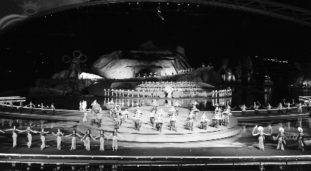 由百胜年代出品,陈凯歌执导的实景演出《希夷之大理》前晚在云南