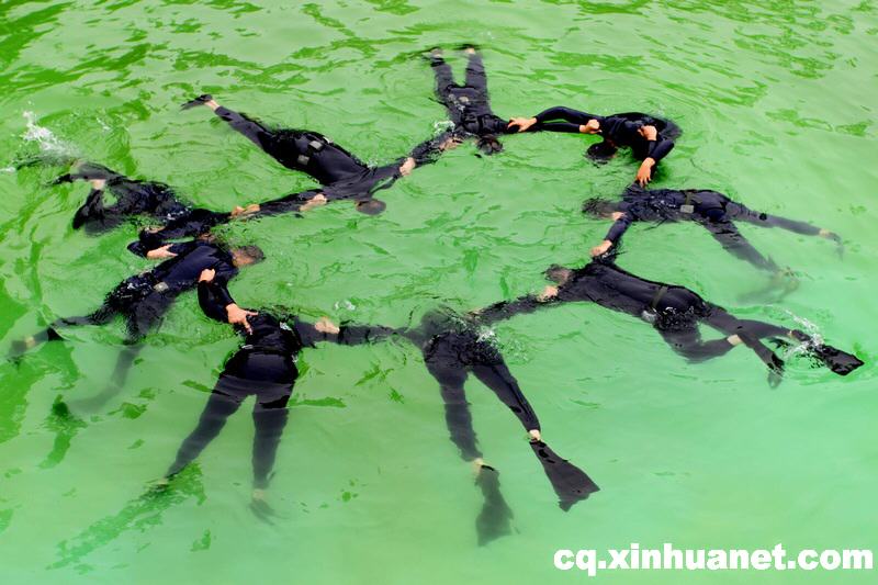 蛙人水下训练精彩瞬间