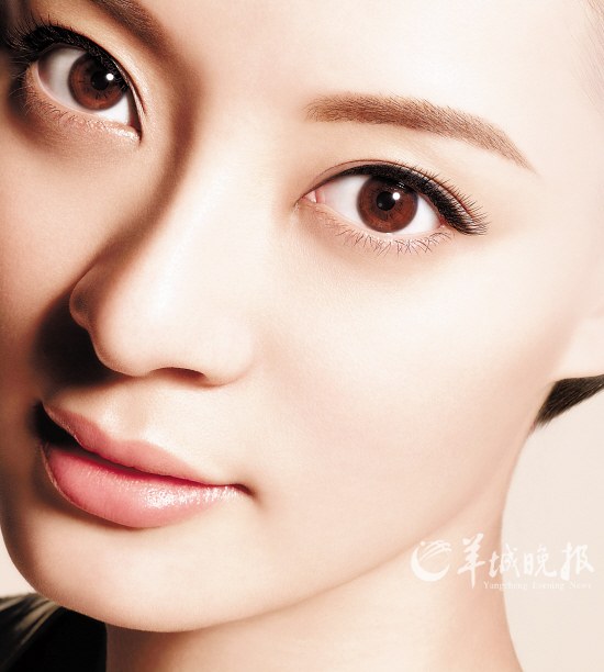 有情饮水饱,保湿最重要孙俪(著名影星,正在待产)所谓"有情饮水饱"