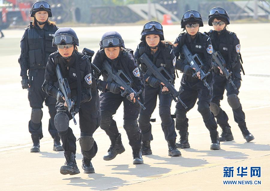 全国公安特警大练兵成果汇报演练在武汉举行