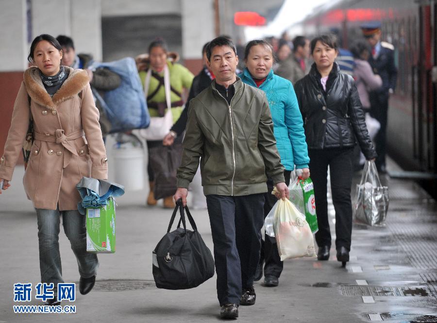 浙江一对贵州农民工夫妇返乡记