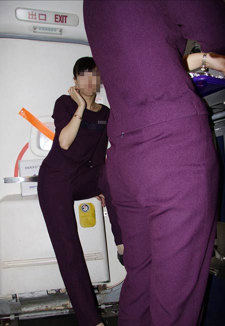 空姐偷拍同事私照被停飞 明星空姐艳照曝光