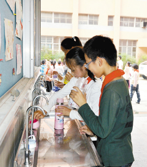 杭州日报安吉学生喝上直饮水