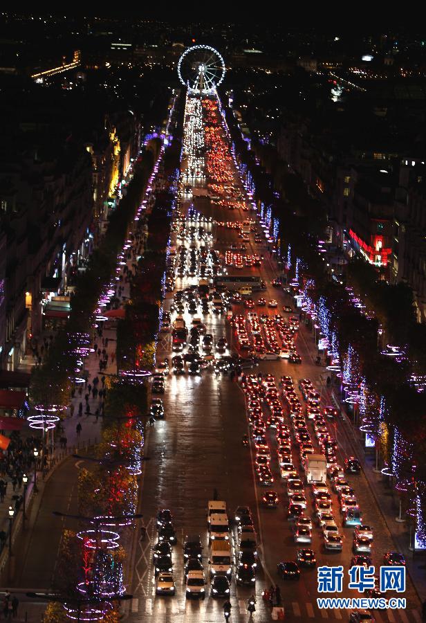 巴黎璀璨不眠夜:香榭丽舍大街点亮圣诞灯