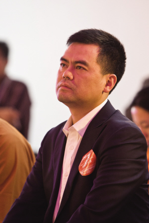 著名公益人邓飞