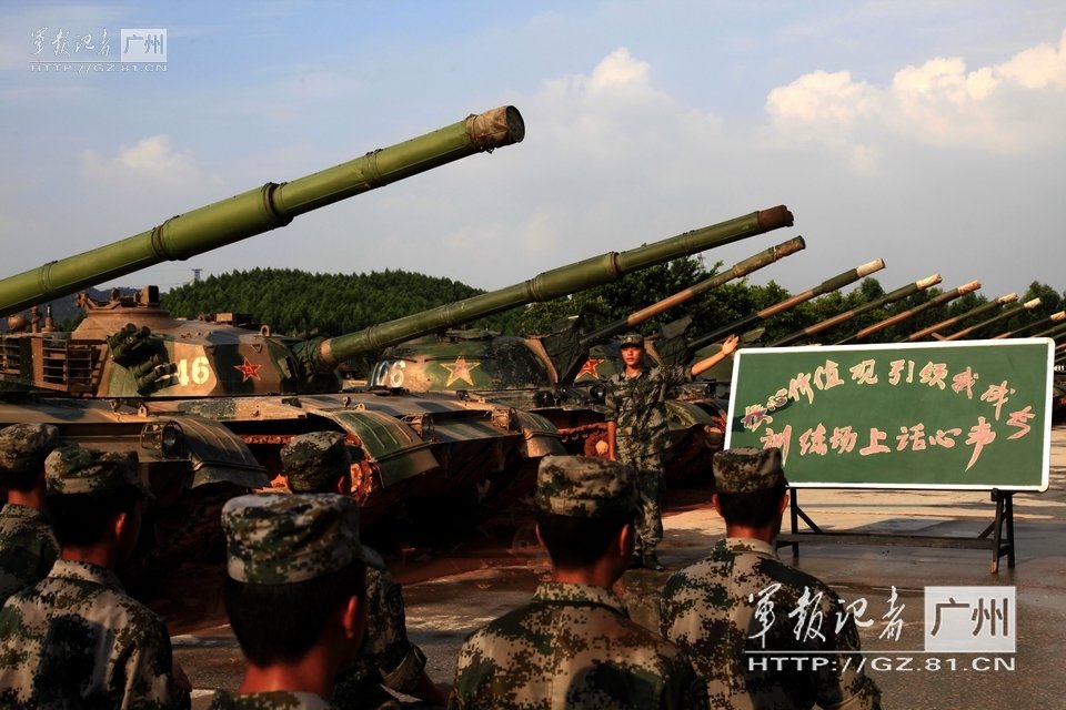组图:装甲兵训练场.