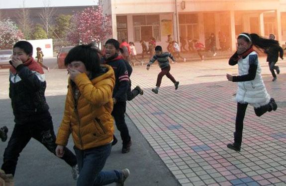 澄江中心小学开展消防演练