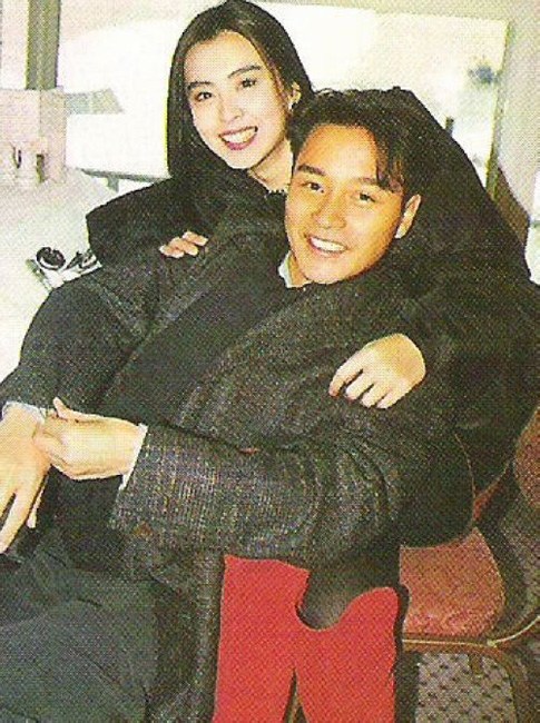 了齐秦来作为她的理想对象,而她在银幕上的最佳情人却非张国荣莫属