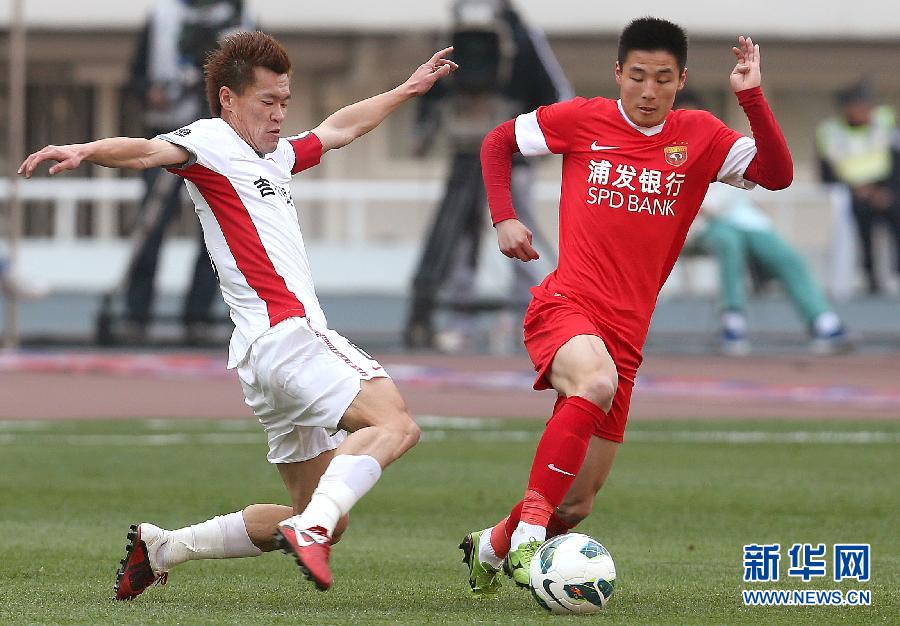 中超:上海上港主场2-0长春亚泰(高清组图)