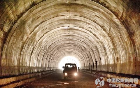50省道松阳三里亭至雅溪口段改建工程钓鱼岭隧道贯通