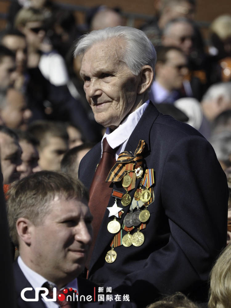 俄罗斯红场大阅兵纪念伟大的卫国战争胜利68周年