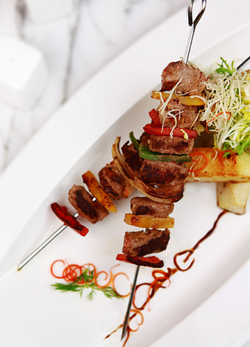 Portuguese Beef Kebabs With PrawnsOnions and Bell Peppers(ʽţ⴮Ϻк)