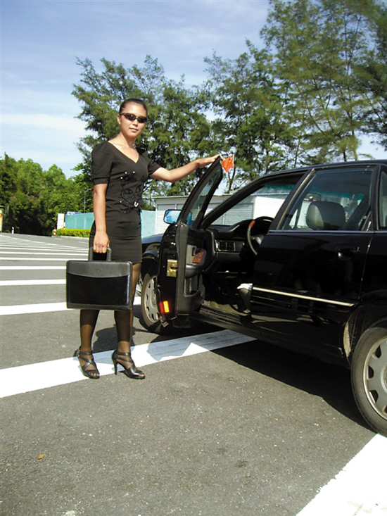 温岭新闻网 新闻 国内新闻         一般女保镖身高要在1.65米至1.