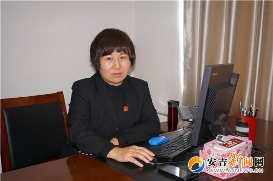 人物名片:王亚萍 县政协委员  县法院政治处副主任