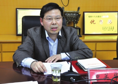 钟关华"三思"的落脚点是作风问题,"五问"的落脚点也是作风问题.