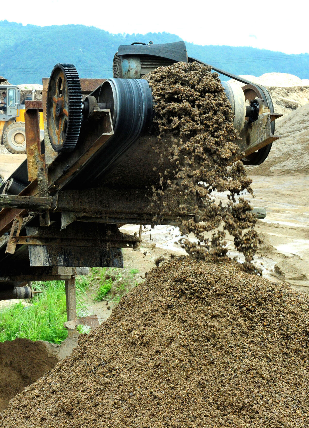 我县制沙企业吿别污水横流乱象