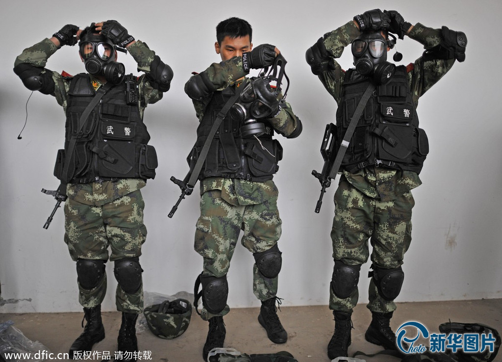 实拍北京武警"反劫持"实战演练