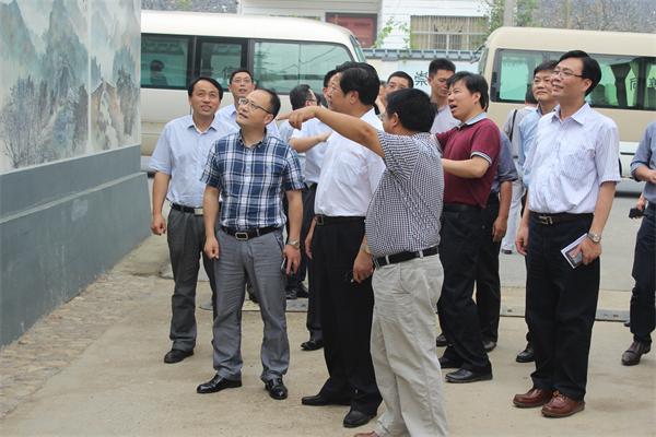 省住建厅厅长谈月明来我县调研时要求深化全域公园建设稳步推进城镇化