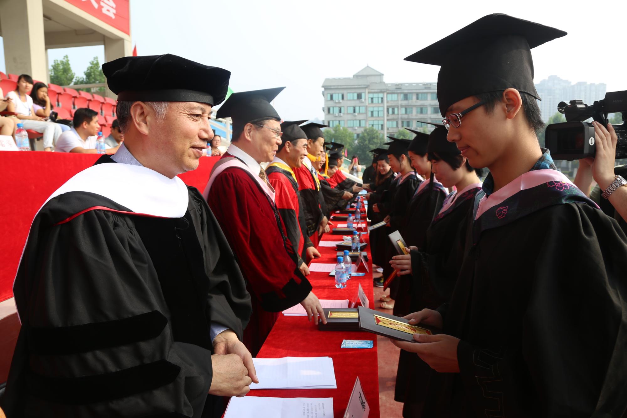 西安外事学院 毕业证图片